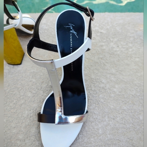 Giuseppe Zanotti Design gold mirrored high heel shoe - Picture 4 of 12